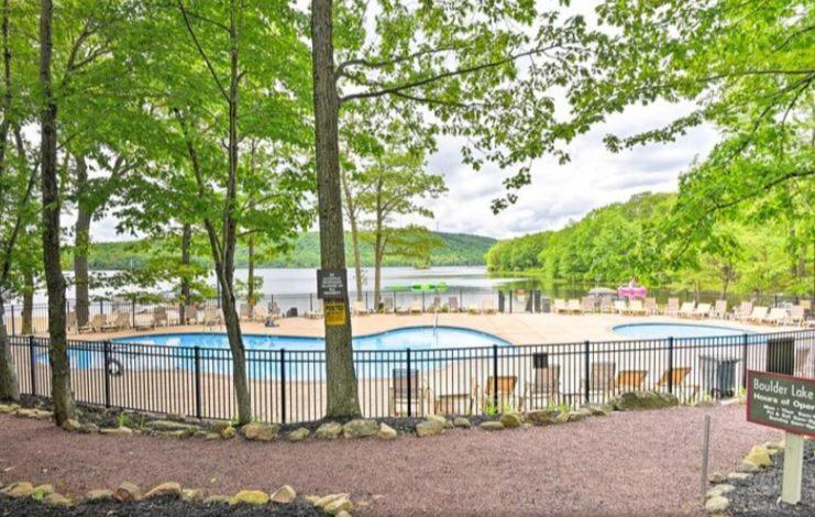 Holiday home Bigboulder Lakeview Terrace-minutes From The Lake Harmony